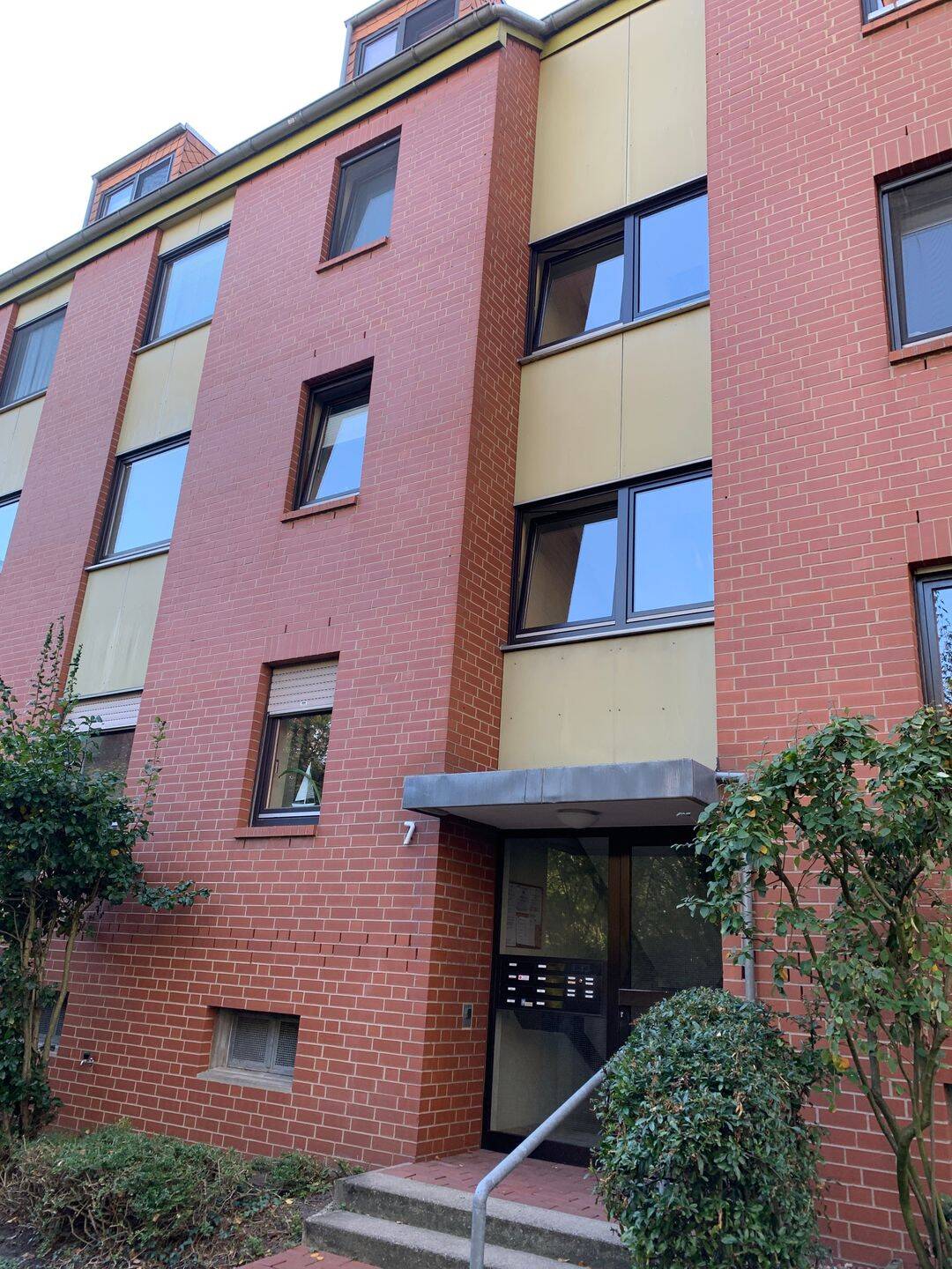 3-Zi-Wohnung Nähe MHH, TUi, KKH mit sonniger Dachterrasse, 30627 Hannover