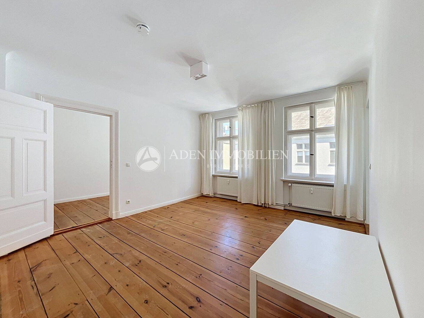 Modernisiert, hell & stilvoll: Ihre neue 2-Zimmer-Wohnung mit Dielenboden & EBK!, 10623 Berlin (Charlottenburg-Wilmersdorf Charlottenburg)