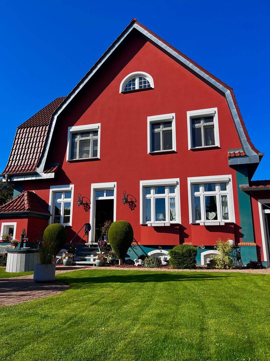 Historische Villa mit Charme, 212 m², Kamin, Pool und großer Garage, 17121 Loitz