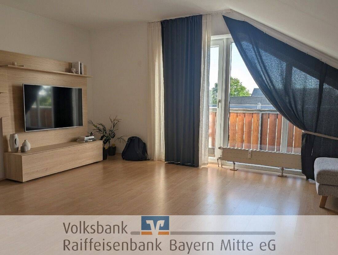 Wohnkomfort unterm Dach – attraktive 2-Zimmer-Wohnung in Ingolstadt-Süd zum sofortigen Bezug!, 85051 Ingolstadt