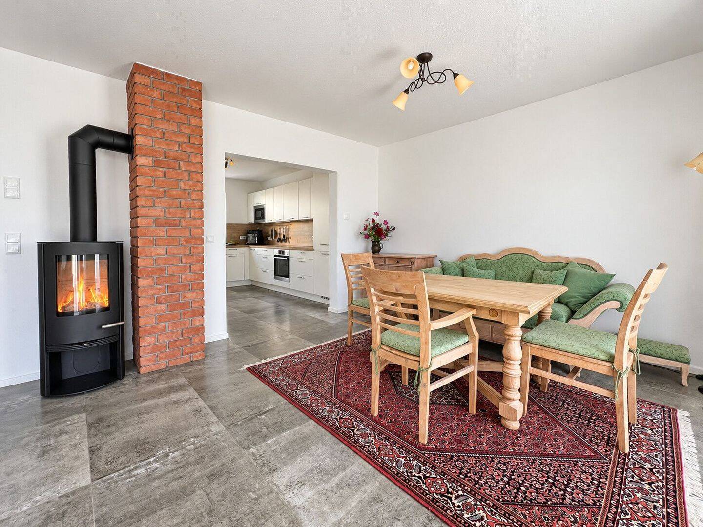 Modernes Einfamilienhaus mit sonnigem Garten, großer Terrasse und Garage in Strullendorf, 96129 Strullendorf