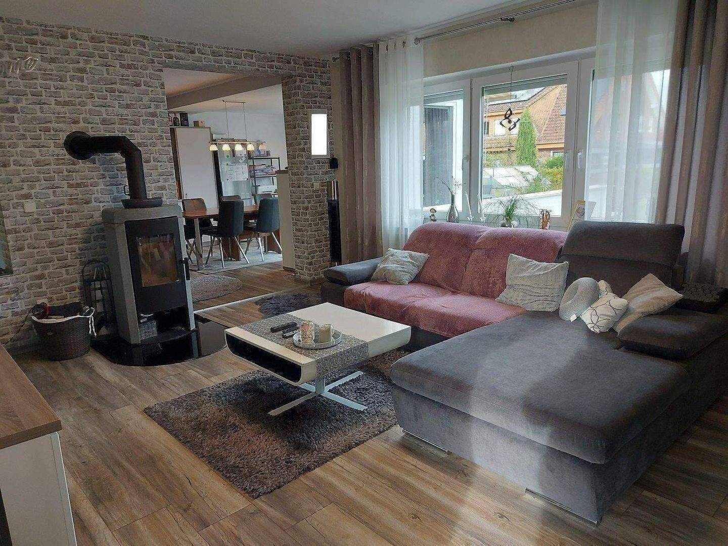 Familienfreundliches 1 bis 2 Familienhaus, Keller, Kamin, Garage und großes Grundstück direkt in Geseke !, 59590 Geseke