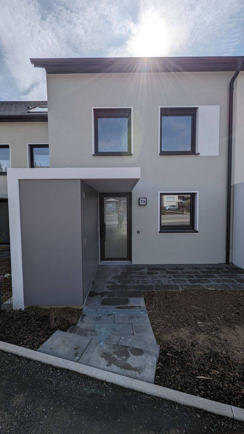 Neuwertig es Reihenhaus in Steinheim-Söhnstetten, 89555 Steinheim am Albuch