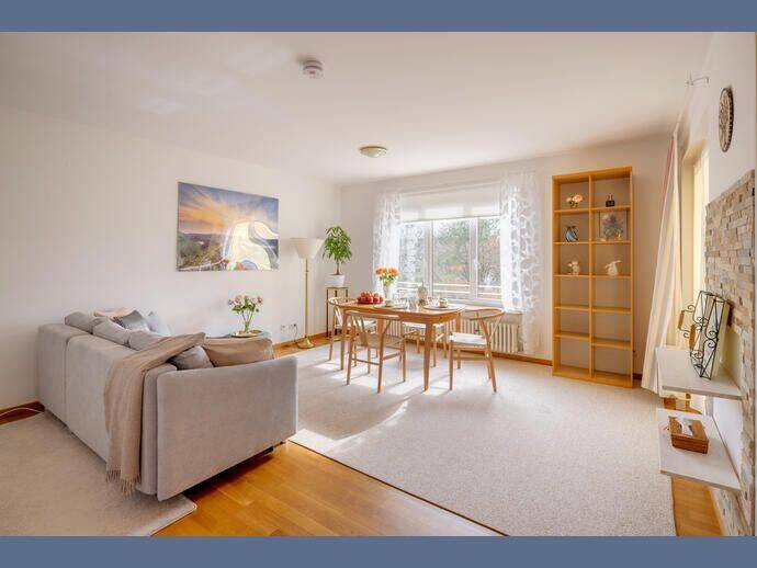 Möbliert: Modernisierte 4-Zimmer Wohnung in Pasing-Obermenzing, 81245 München (Aubing-Lochhausen-Langwied Pasing-Obermenzing)
