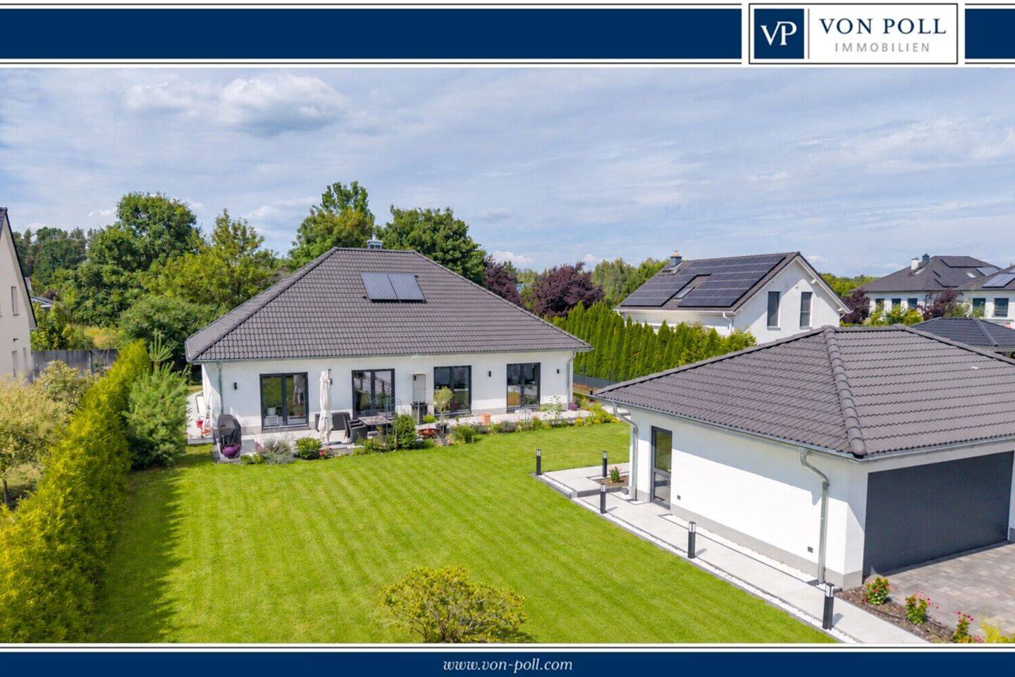 Exklusives Wohnen in direkter Golfplatznähe: Moderner Bungalow mit stilvollem Garten, 14552 Michendorf