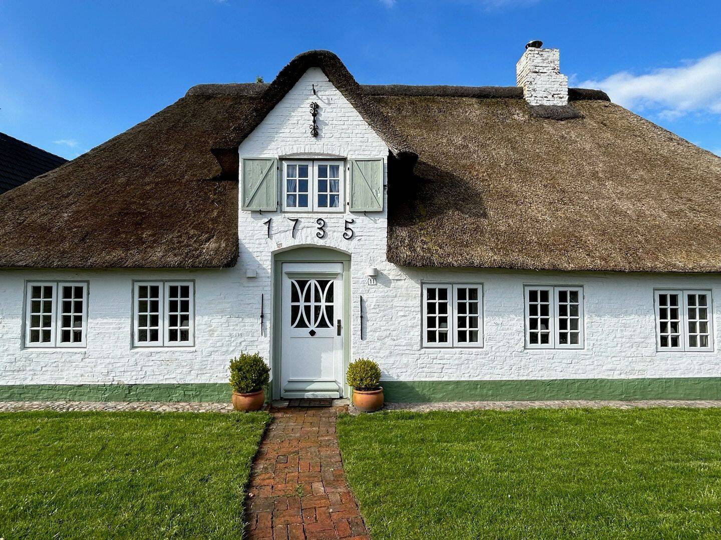 Zeitlose Eleganz unter Reet – Umfassend saniertes und restauriertes Bauernhaus mit hochwertiger Ausstattung und etablierter Feriennutzung, 25923 Braderup