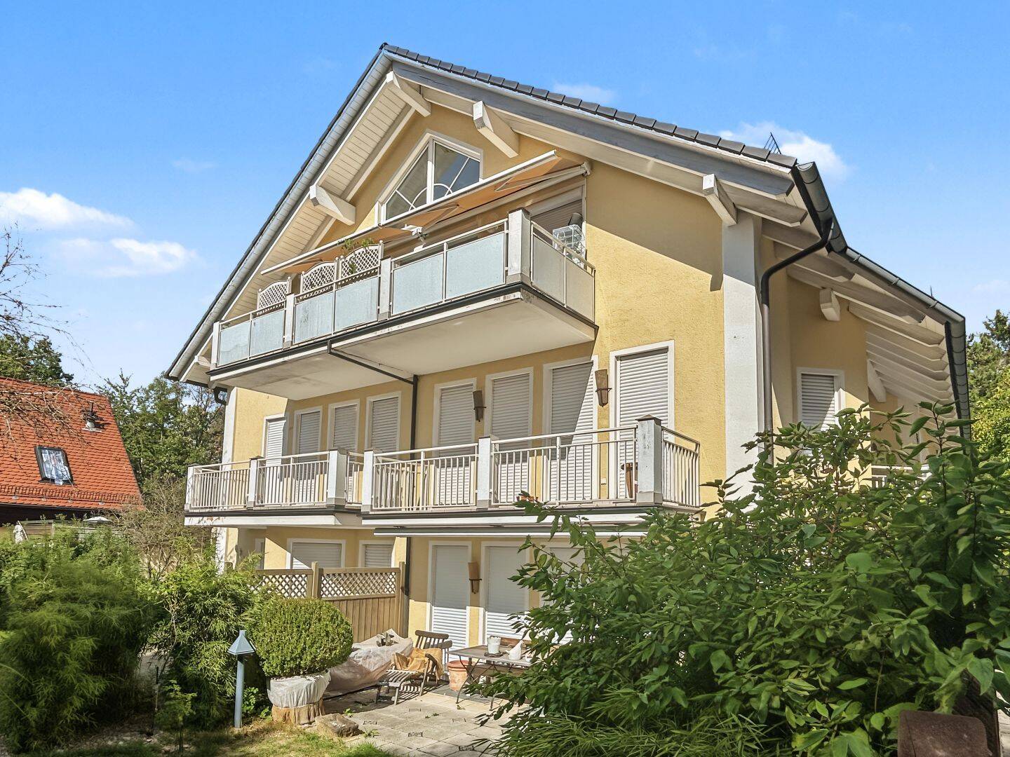 Großzügige 5,5-Zimmer-Dachgeschoss-Maisonette-Wohnung in ruhiger Lage von München-Waldtrudering, 81827 München (Ramersdorf-Perlach Trudering-Riem)