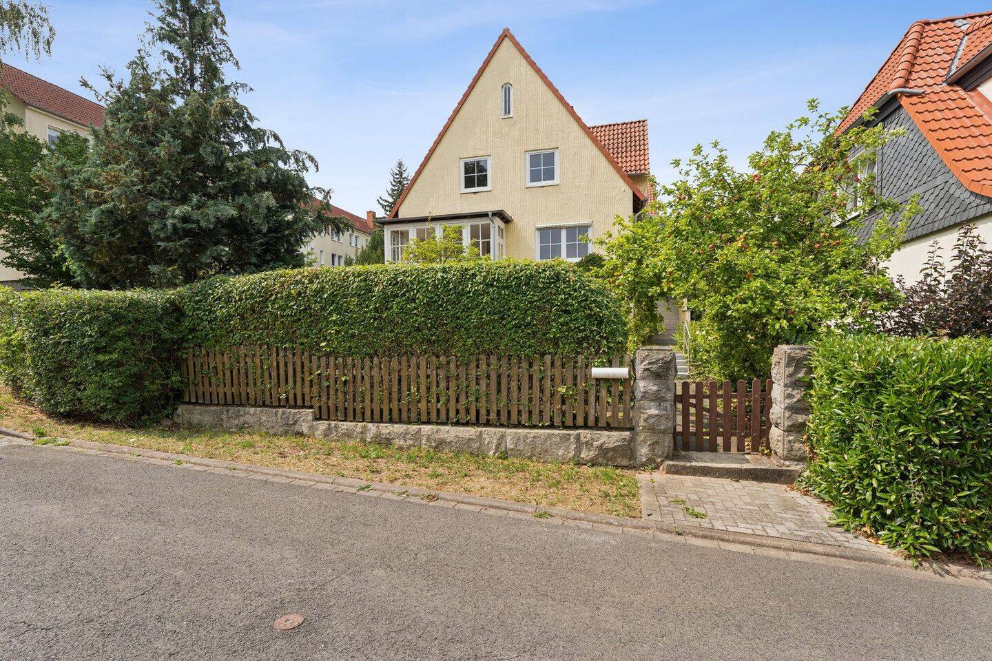 Hohe Decken, Echtholzböden, Wintergarten: Einfamilienhaus mit Charakter in Heiligenstadt, 37308 Heilbad Heiligenstadt