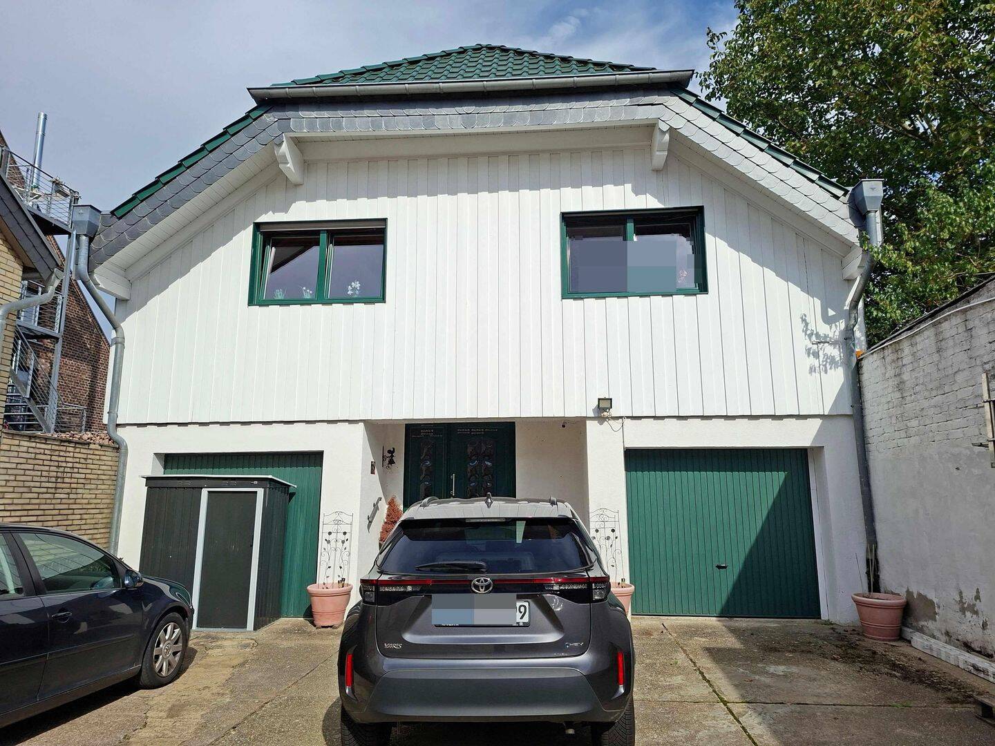 Wohnen und arbeiten auf 2 Ebenen – Familienfreundliches Haus mit 3 Schlafzimmern; 2 Bäder + Gästezimmer + Spitzboden, 50129 Bergheim