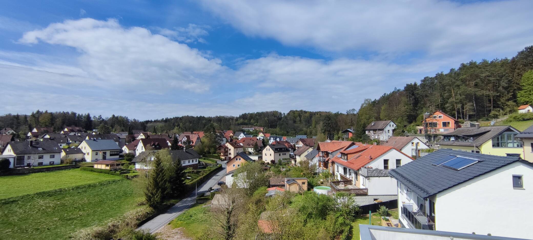 Obertrubach,top gepflegte, außergewöhnliche 3ZW, mit Lift, großzügigem Balkon und 2 Kfz.-Stellpl. – hier wird Wohnen zum Wohlfühlen, 91286 Obertrubach