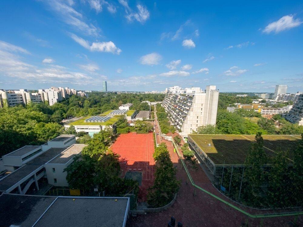 Renovierungsbedürftige 2-Zimmer-Wohnung mit West-Loggia im Olympischen Dorf *PROVISIONSFREI*, 80809 München (Milbertshofen-Am Hart Neuhausen-Nymphenburg Schwabing-West)