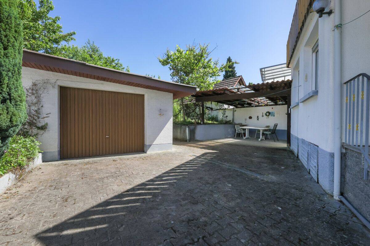 Charmantes Einfamilienhaus mit großem Garten, Garage und viel Potenzial für Ihre Wohnideen!, 75015 Bretten