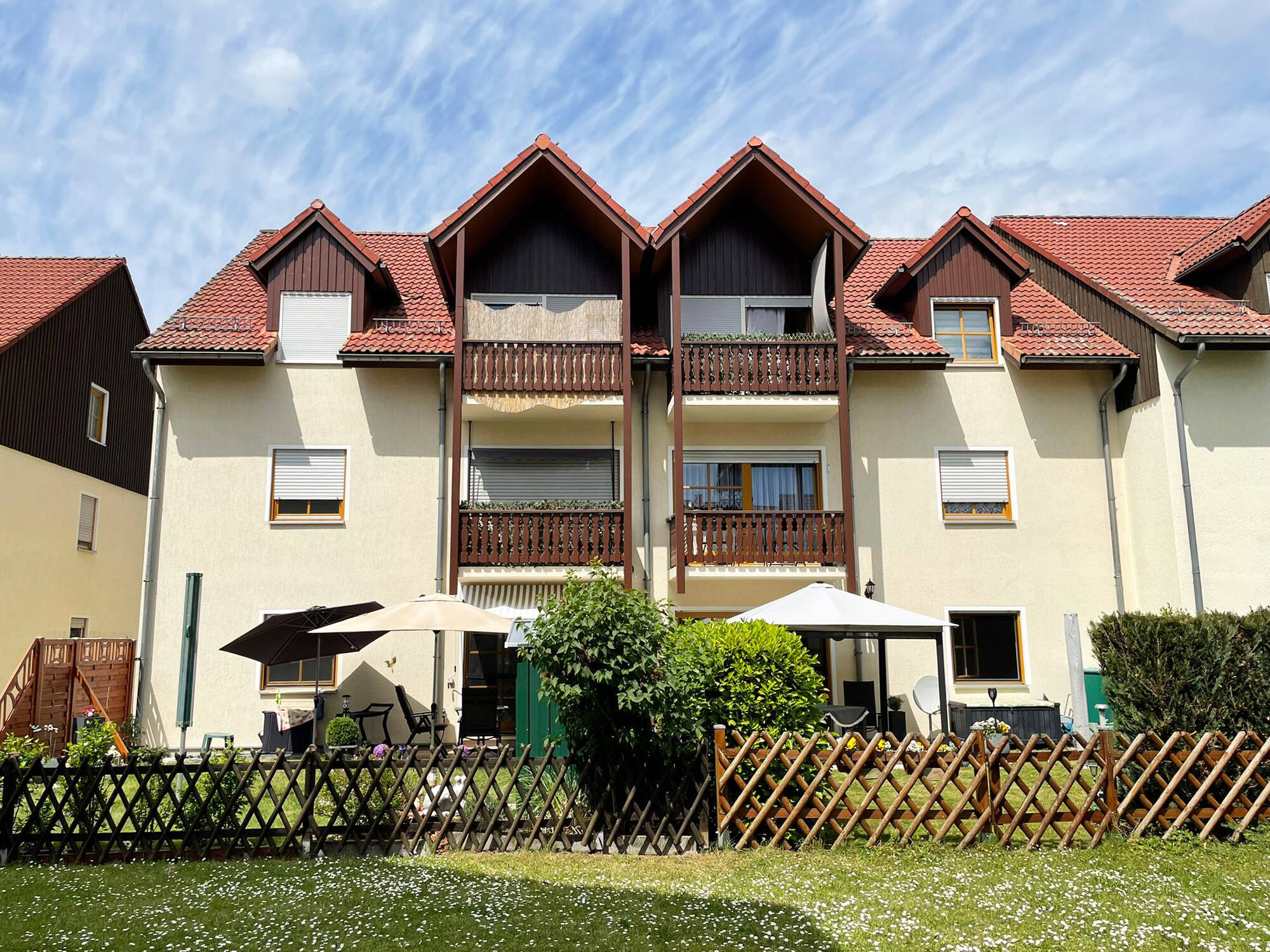 75 m² Wohnfläche im 2. OG/DG mit Süd- Balkon, Pkw-Stellplatz und ca. 21 m² Nutzfläche im Spitzboden, 6237 Leuna