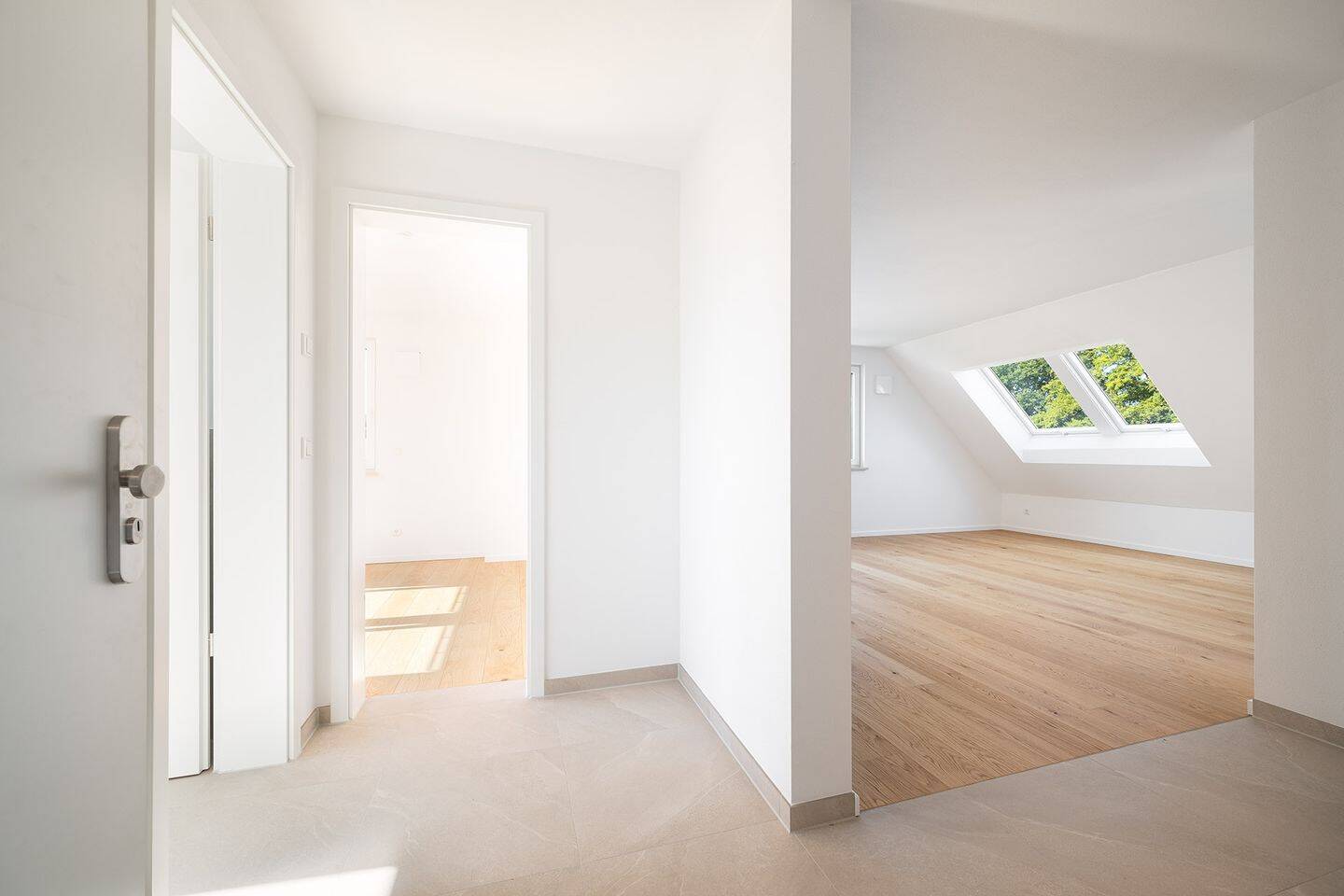NEUBAU-DG-Wohnung über zwei Etagen mit ausgebautem Speicher (Studio), sonniger Dachterrasse + Balkon, 80995 München (Allach-Untermenzing Feldmoching-Hasenbergl Moosach)