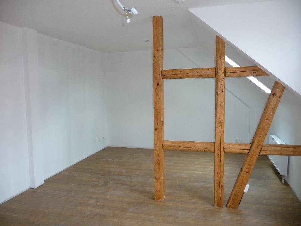 Lichtdurchflutete Dreiraumwohnung im Dachgeschoss mit Balkon, 38855 Wernigerode