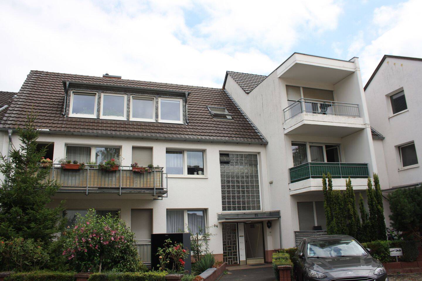 Helle, renovierte Zwei-Zimmer-Obergeschosswohnung in Bonn – Friesdorf, 53175 Bonn (Bad Godesberg Friesdorf Plittersdorf)