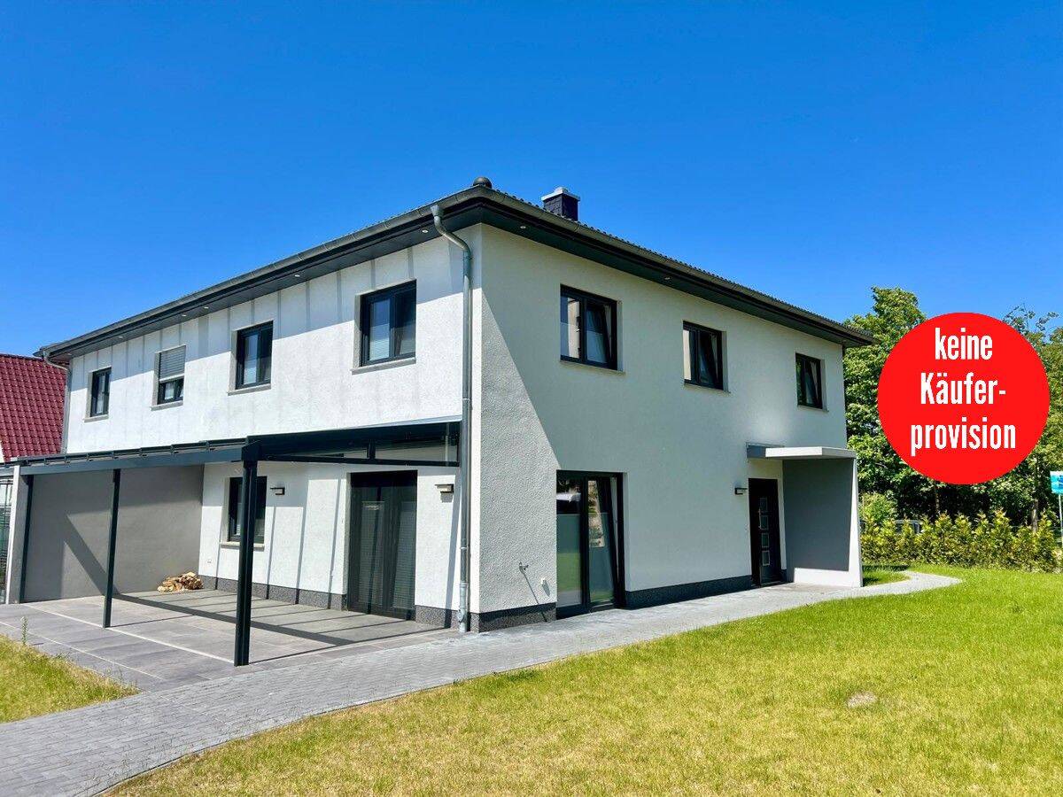HORN IMMOBILIEN++ Neubrandenburg, große und neuwertige Doppelhaushälfte mit Kamin, EBK, E-Ladestation, 17033 Neubrandenburg