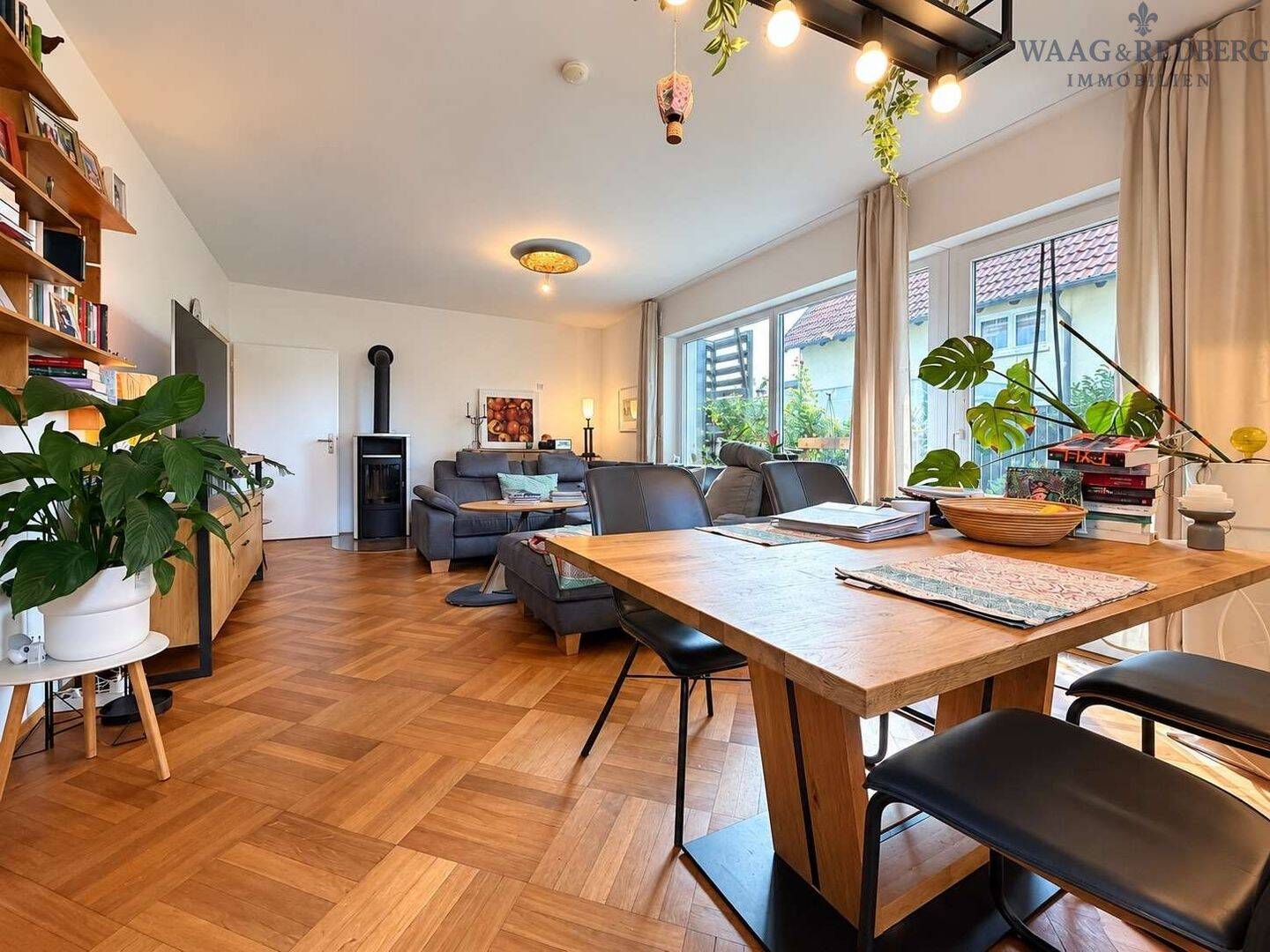 Hier fühlen Sie sich wohl! Stilvolle 3-Zimmer-Wohnung mit Gartenmitbenutzung in Burgfarrnbach, 90768 Fürth