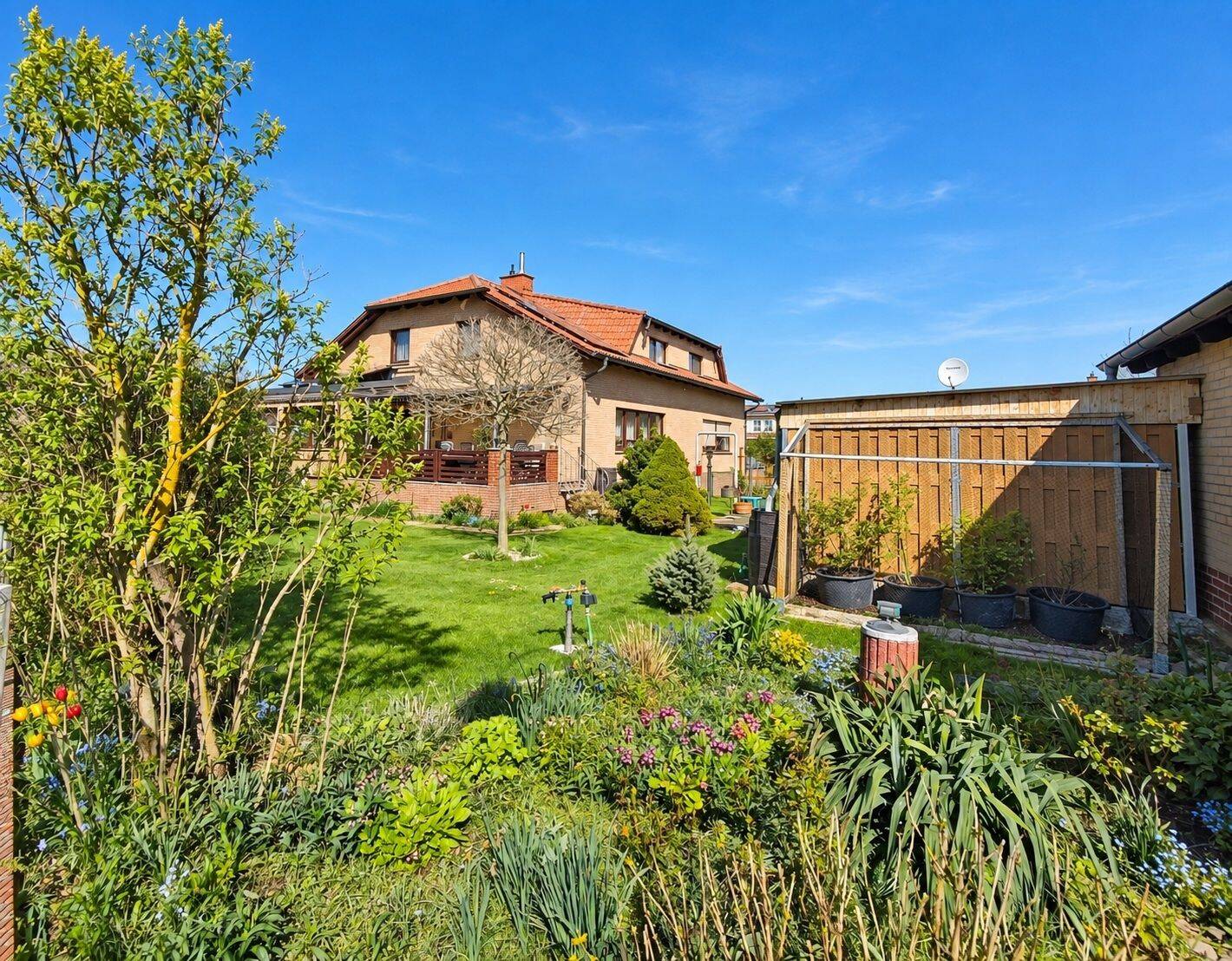 Familienidylle mit Potenzial – Wintergarten, Kamin, Büro & Photovoltaik, 4838 Eilenburg