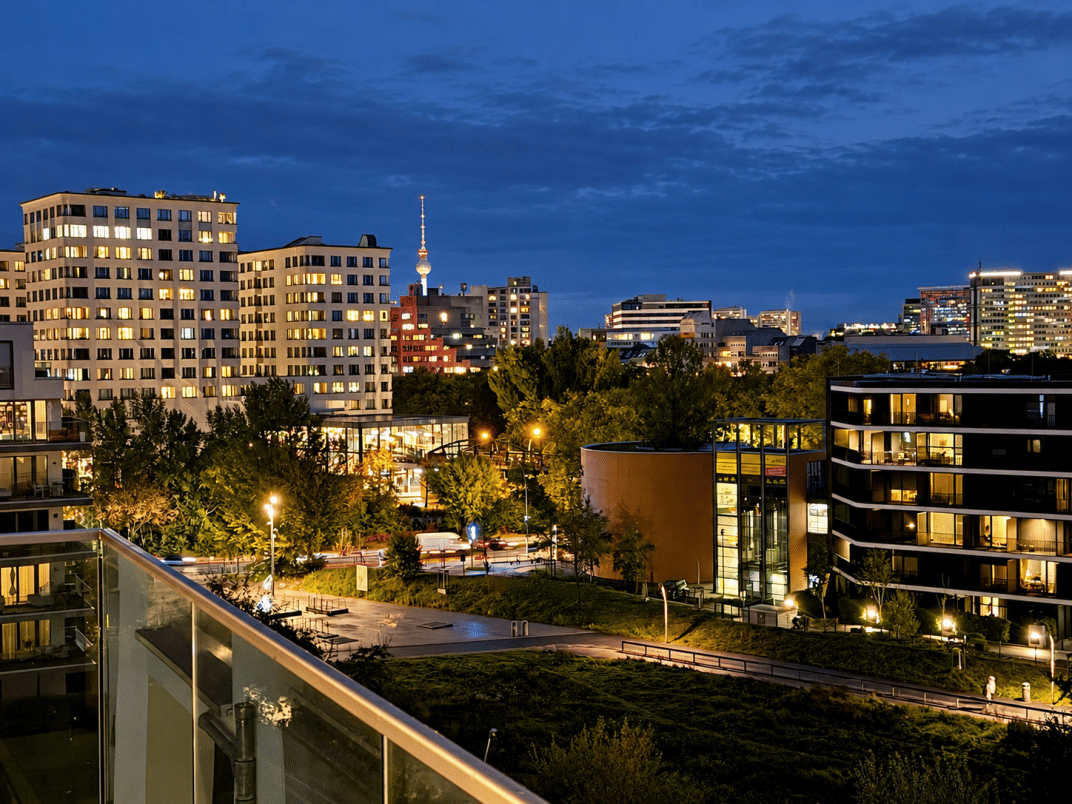 Ein Logenplatz über Berlin – Penthouse mit einmaligen Blick auf Park und Fernsehturm, 10785 Berlin (Mitte Kreuzberg Schöneberg Tiergarten)