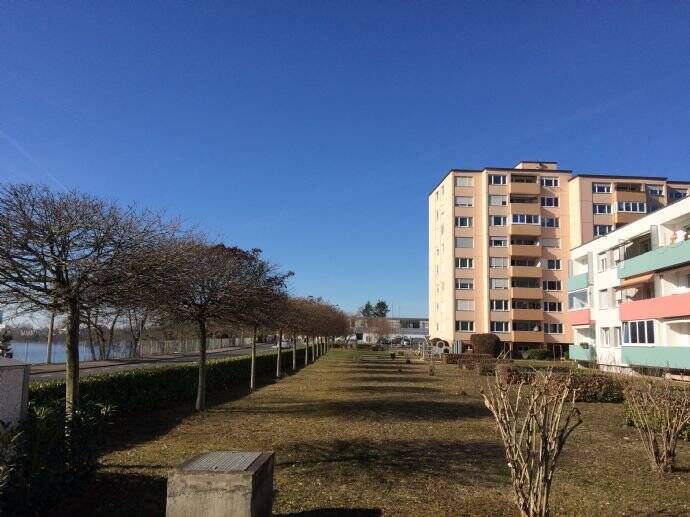sanierte 4,5 Zimmer Wohnung mit grosser Einbauküche, im 8. OG mit Blick über den Rhein, 79639 Grenzach-Wyhlen