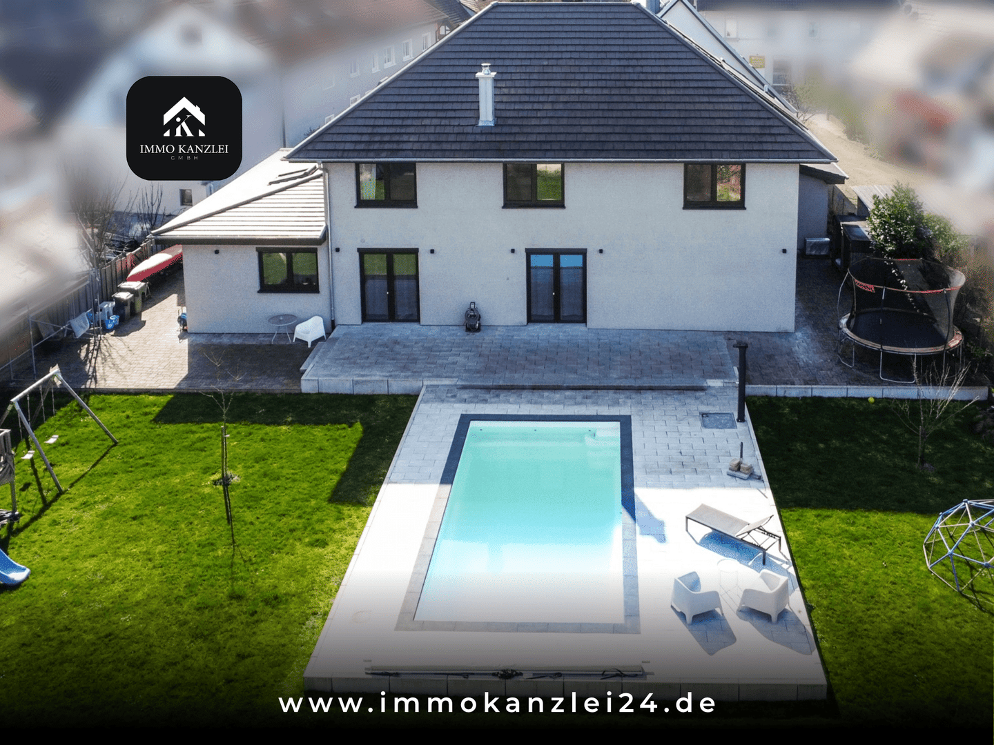Moderne Familienvilla mit Pool, 1.150 m² Grundstück & Privatsphäre, 77743 Neuried