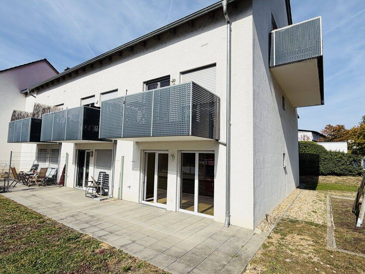 Wohnen wie in einem Haus ! Neuwertige 2-ZW mit sonniger Südterrasse – sofort beziehbar !, 93057 Regensburg (Brandlberg-Keilberg Konradsiedlung-Wutzlhofen Reinhausen Sallern-Gallingkofen)