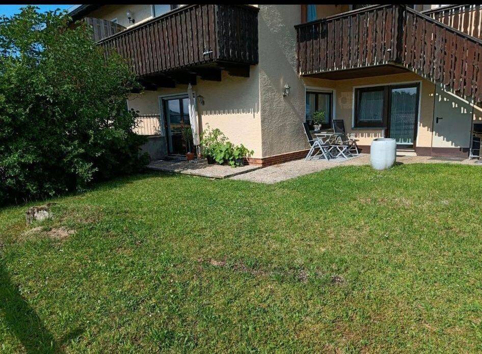 Sonnige Erdgeschoss Wohnung mit Terrasse, Gartenanteil und Einbauküche, 96317 Kronach