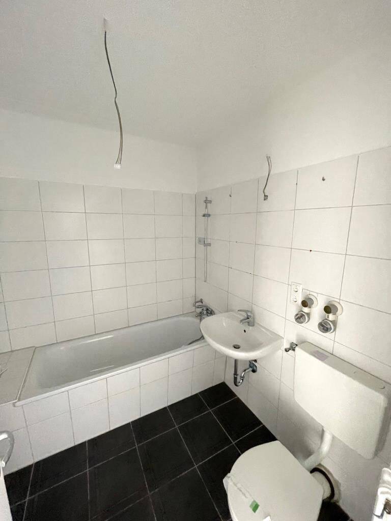 Mit WBS! Wohnen mit Aussicht! Mit Aufzug erreichbare 2-Zimmer-Wohnung in Menden Platte Heide, 58708 Menden (Sauerland)