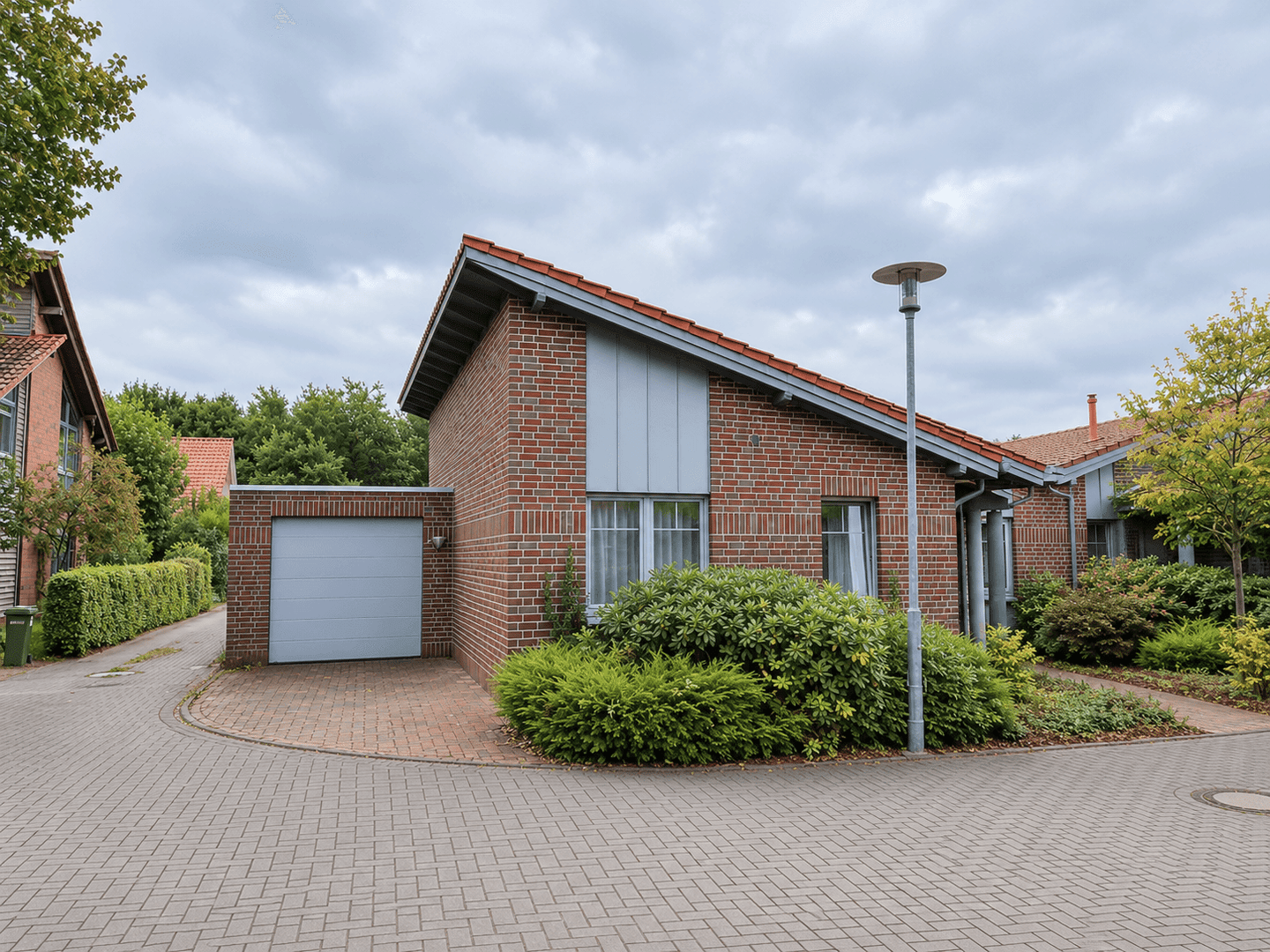 Attraktive Doppelhaushälfte mit Garage und PV-Anlage am Semperhof (Oldenburg-Alexanderhaus), 26127 Oldenburg (Oldb) (Alexandersfeld Bürgerfelde Nadorst)