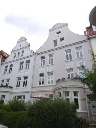 Wohnen in St.Jürgen – familienfreundliche Altbauwohnung mit Balkon und Gartenmitbenutzung, 23564 Lübeck (Sankt Gertrud Sankt Jürgen)