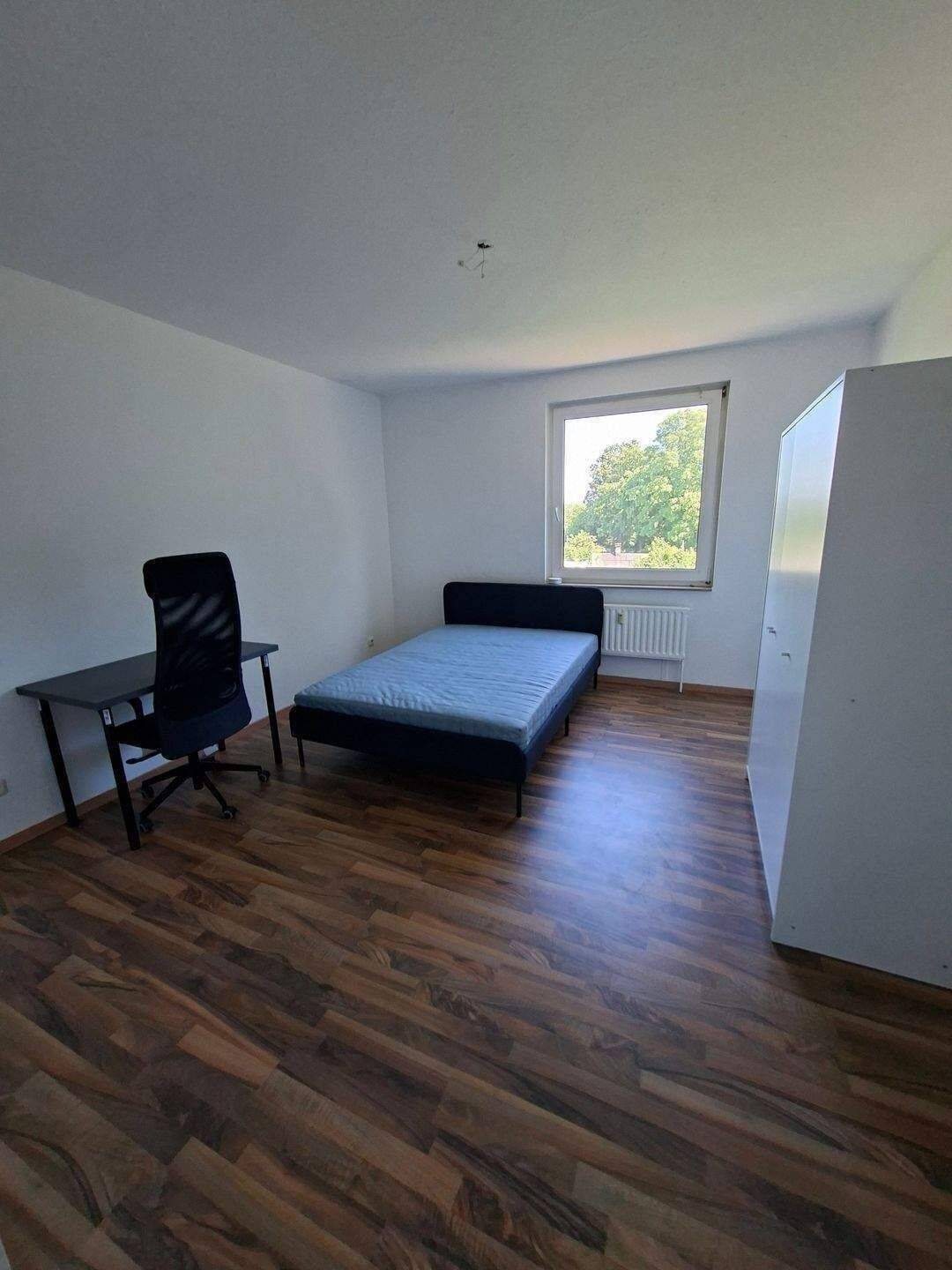 D – Lierenfeld *** möbliertes WG-Zimmer ****, 40231 Düsseldorf (Eller Lierenfeld)