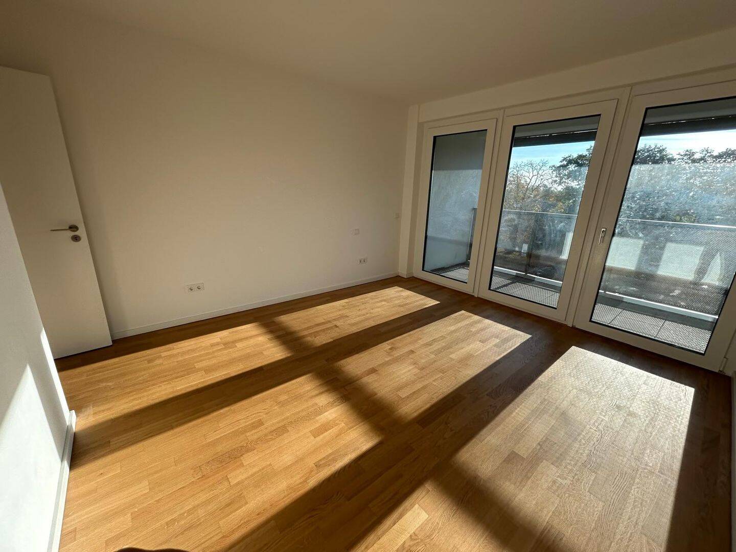 Helle 3-Zimmer-Wohnung mit 2 Bädern, Balkon & Loggia – viel Platz zum wohlfühlen, 82131 Gauting