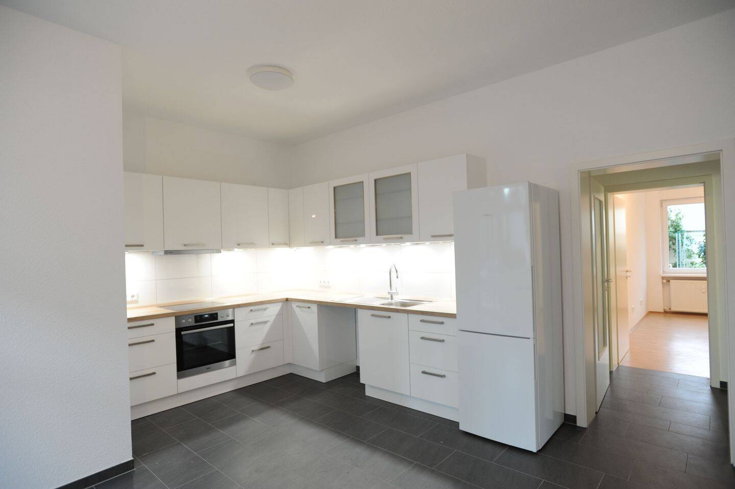 Helle, barrierearme 3-Zimmer-Wohnung mit beheiztem Erker und eigenem Hauseingang, 38118 Braunschweig (Braunschweig)