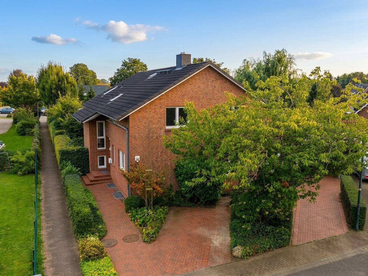 Viel Raum für Ihr Zuhause: Einfamilienhaus mit Garten und Kamin in Jevenstedt, 24808 Jevenstedt