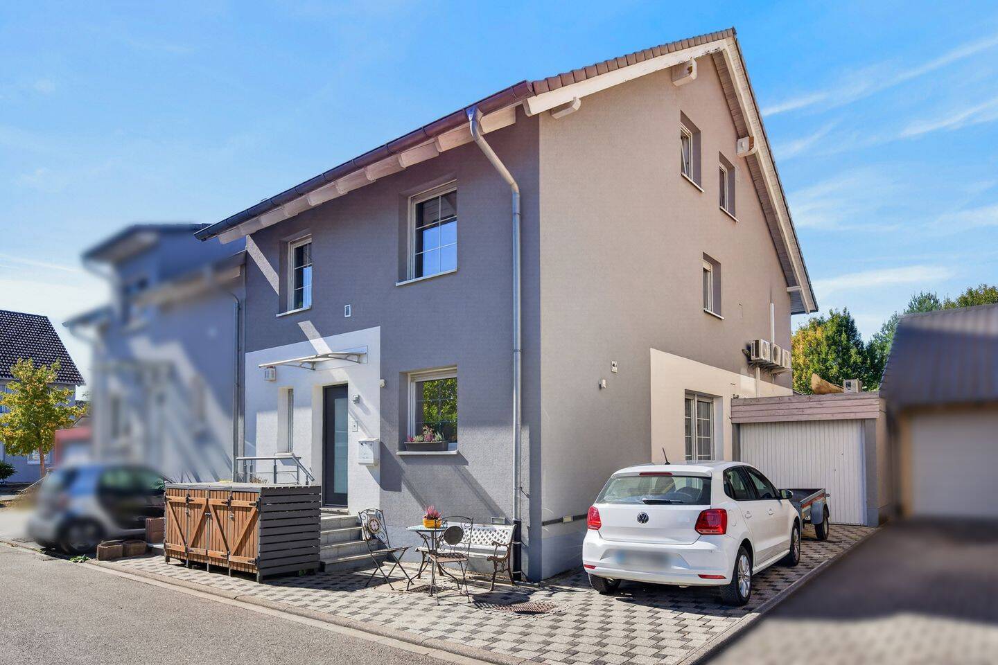 Gepflegte Doppelhaushälfte mit Pool, Garage und moderner Ausstattung in Durmersheim, 76448 Durmersheim