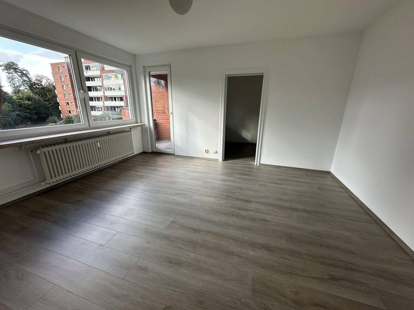 Erstbezug nach Komplettsanierung: 2-Zimmer-Wohnung mit Balkon in Hamburg-Stellingen, 22525 Hamburg (Eimsbüttel Bahrenfeld Eidelstedt Lurup Stellingen)