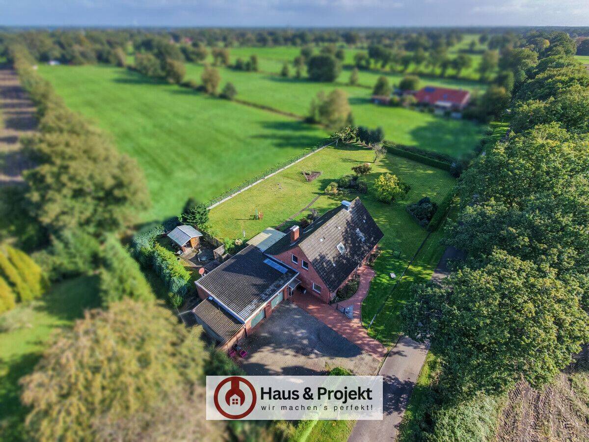 Einfamilienhaus mit viel Platz und einzigartiger Lage in Großefehn, 26629 Großefehn