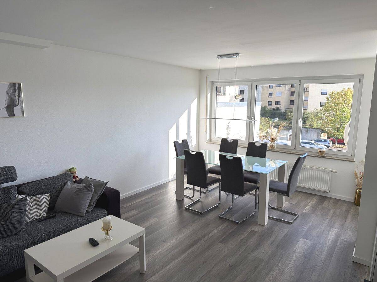 Einziehen & Wohlfühlen – 3,5-Zimmer-Dachgeschosswohnung mit Balkon und Garage, 73776 Altbach