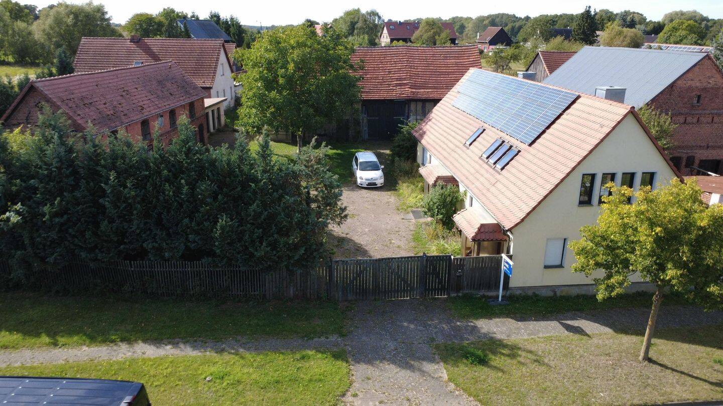 *NATURPARADIES * nahezu autarkes Wohnen im modernisierten Dreiseitenhof (Wohnhaus)*, 19339 Plattenburg