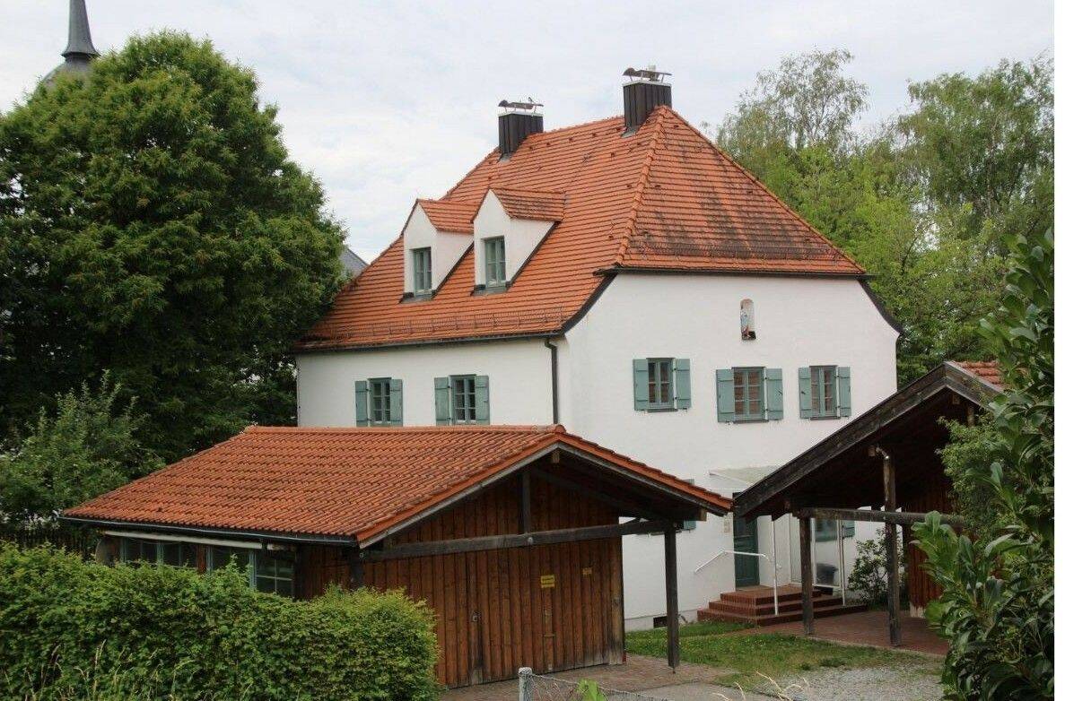 5-Zimmer-Altbauwohnung mit 129 m² über zwei Etagen im Pfarrhaus in Söllhuben, 83083 Riedering