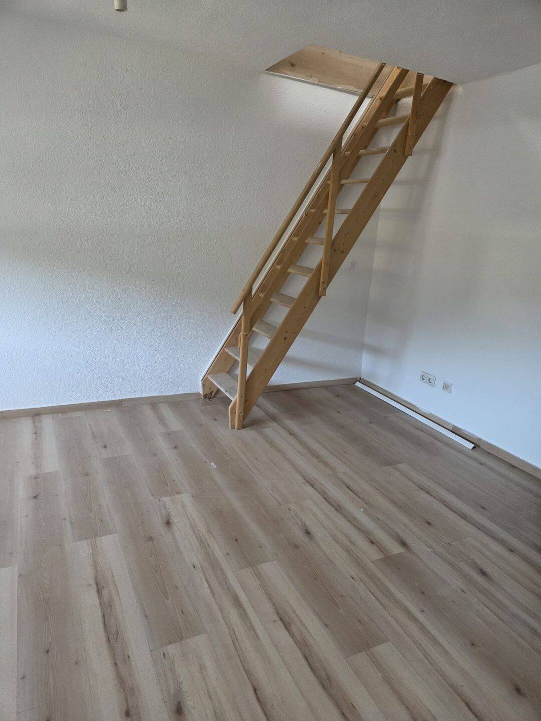 Große Wohnung, mit Dachgeschoss, 74405 Gaildorf