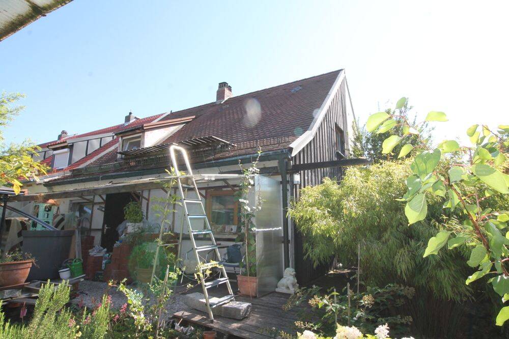 Landshut – Moniberg Reiheneckhaus 60 m² Wohnfläche – Komplettsanierung notwendig, 84028 Landshut (Altstadt Peter und Paul)