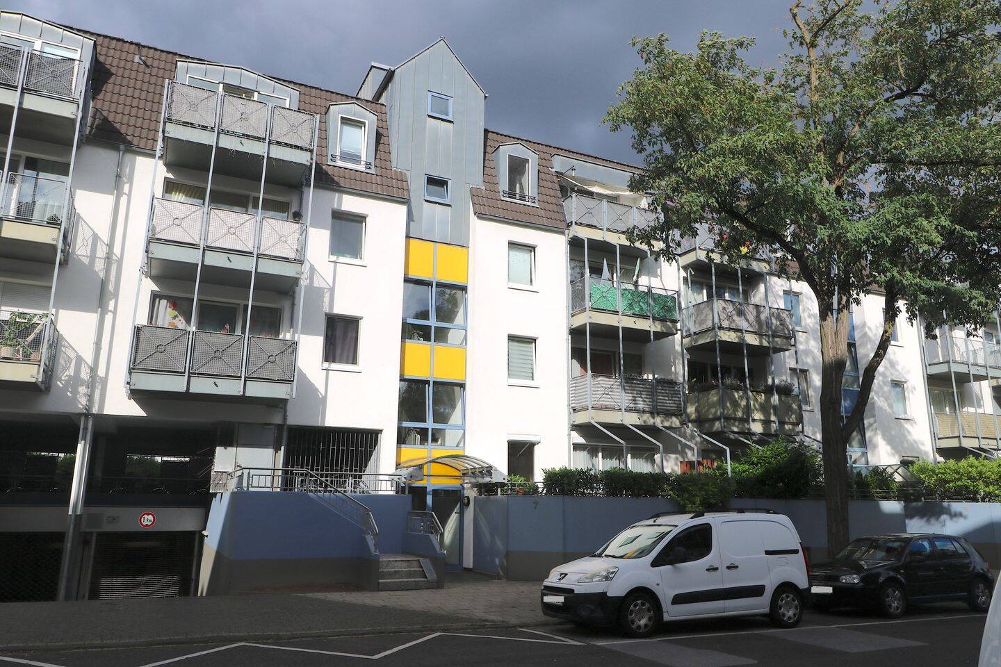 Top gepflegte Erdgeschoss-Wohnung in MG-Eicken mit 2 Terrassen, Garten & TG-Stellplatz, 41063 Mönchengladbach (Eicken Großheide Stadtmitte Windberg)