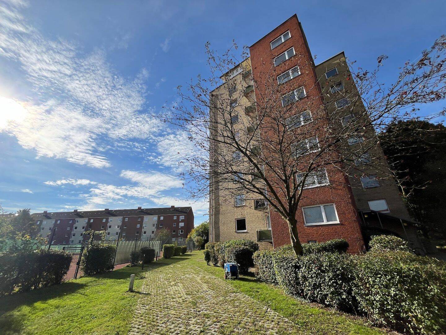 Frisch renovierte 2 Zimmer-Wohnung mit Balkon und Tageslichtbad mit Wanne, 23556 Lübeck (Buntekuh Sankt Lorenz Nord Sankt Lorenz Süd)