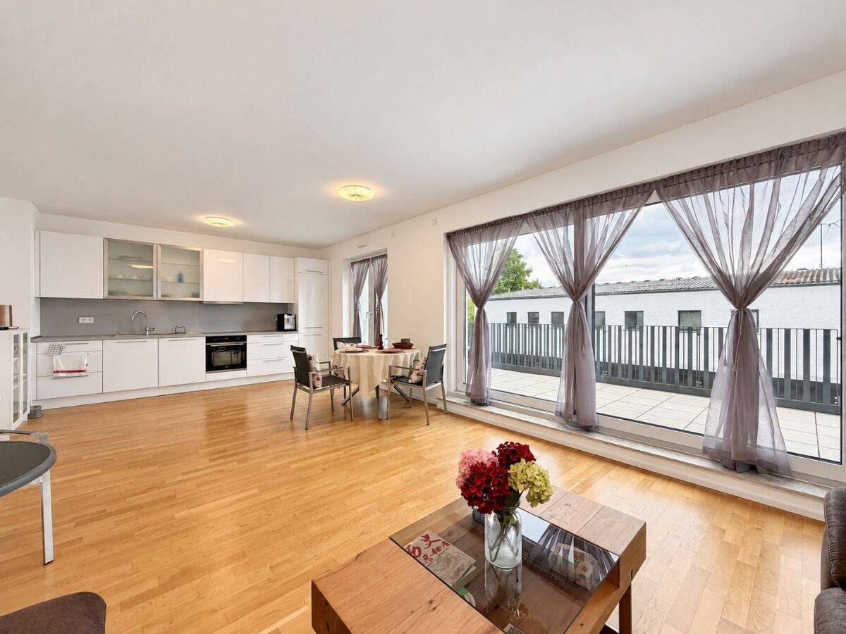 Lichtdurchflutete 2-Zimmer-Wohnung mit Balkon in Derendorf, 40476 Düsseldorf (Derendorf Golzheim Pempelfort)