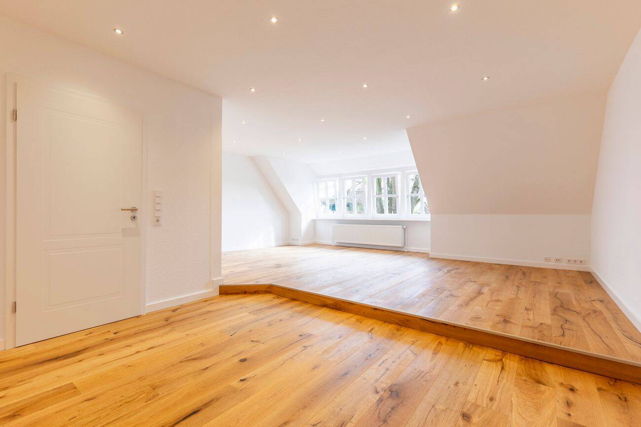 Fachwerkcharme trifft Wohnkomfort – sanierte 4-Zimmer-Maisonette mit Gartenmitbenutzung, 21335 Lüneburg