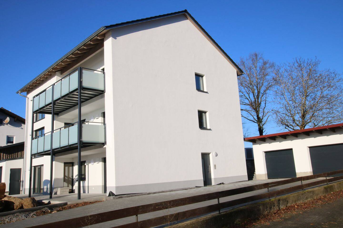 OH-178-26 Neuwertige 3-Zimmer-Obergeschosswohnung mit Balkon in Wald zu vermieten, 93192 Wald