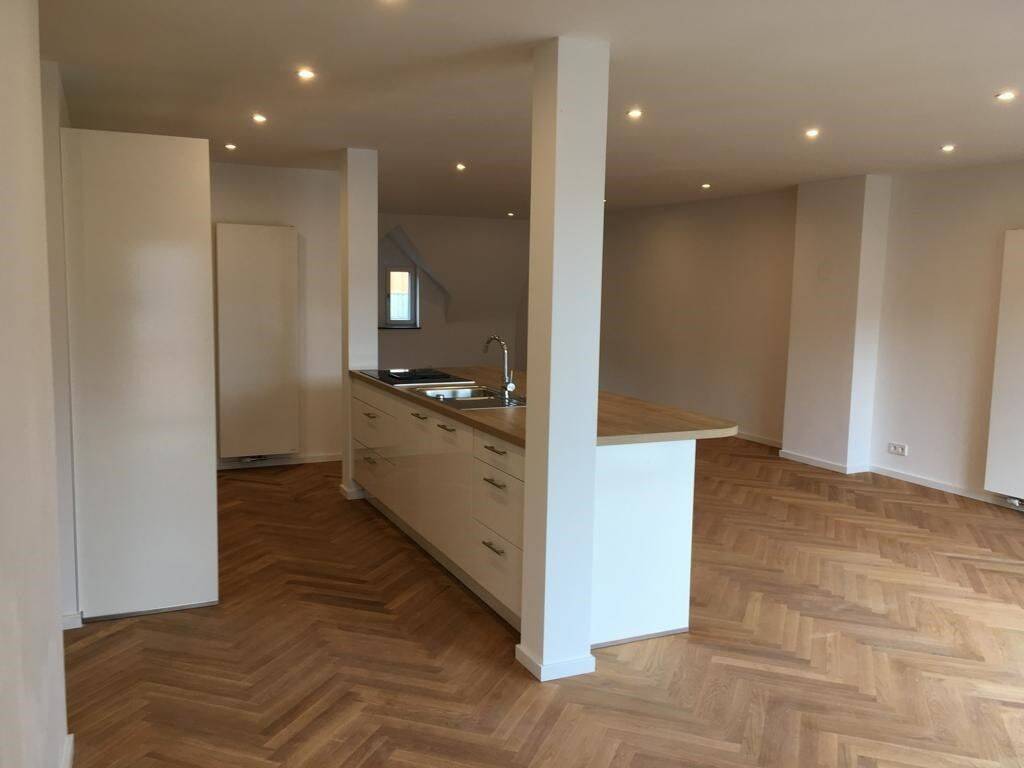 Sofort einziehen in etwas ganz Besonderem in Stuttgart: eine ganze Etage wird Ihr neues Zuhause, 70199 Stuttgart (Süd)
