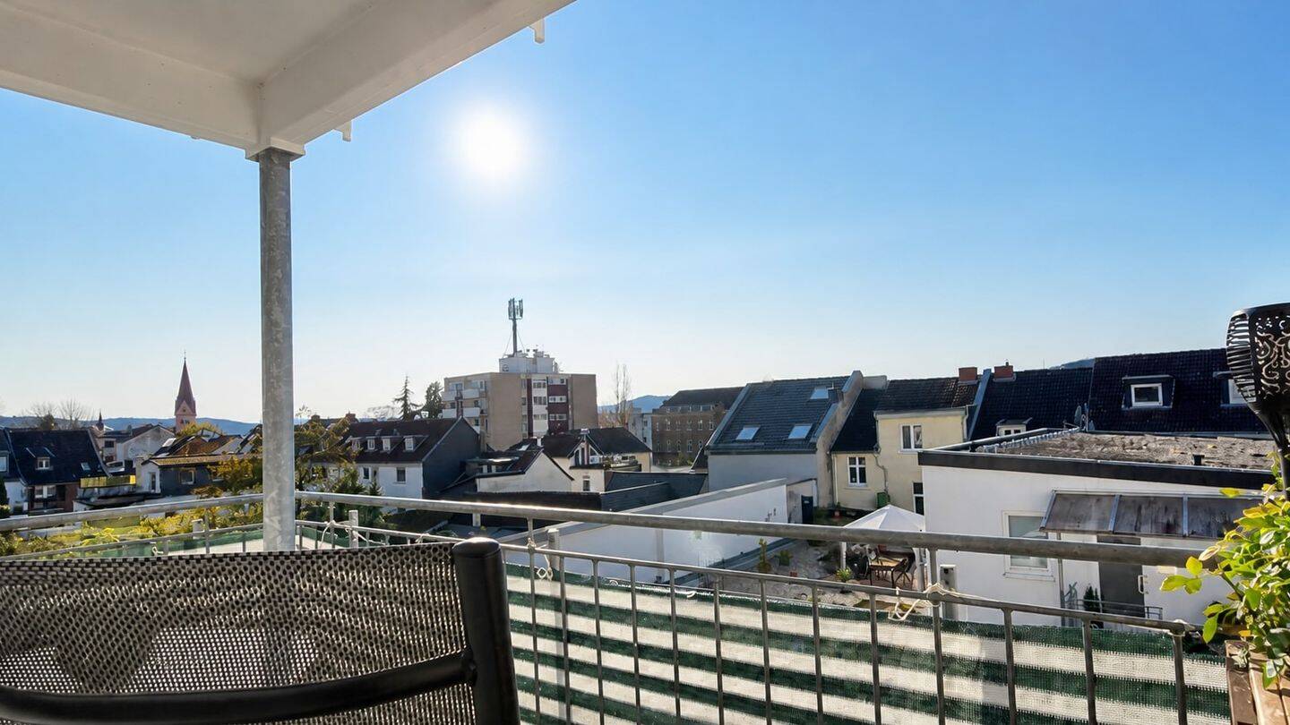 Hell, ruhig, zentral*Courtage reduziert*frei ab 12.26*Balkon*FBH*EBK*Glasfaser*Stellplatz Innenhof, 53604 Bad Honnef